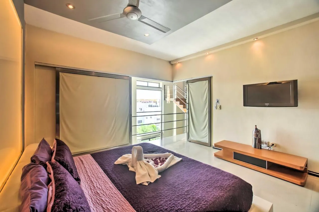 Luxury Penthouse With Rooftop Pool - Walk To Beach! Playa del Carmen