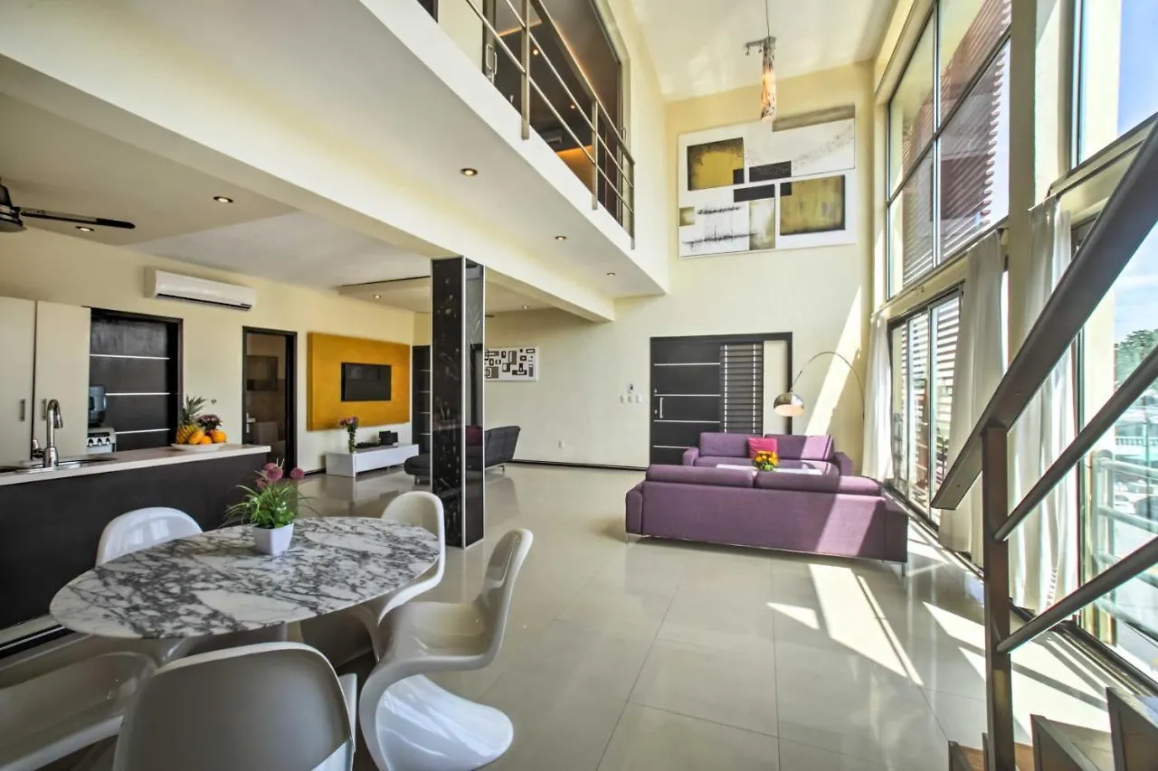 Luxury Penthouse With Rooftop Pool - Walk To Beach! Playa del Carmen