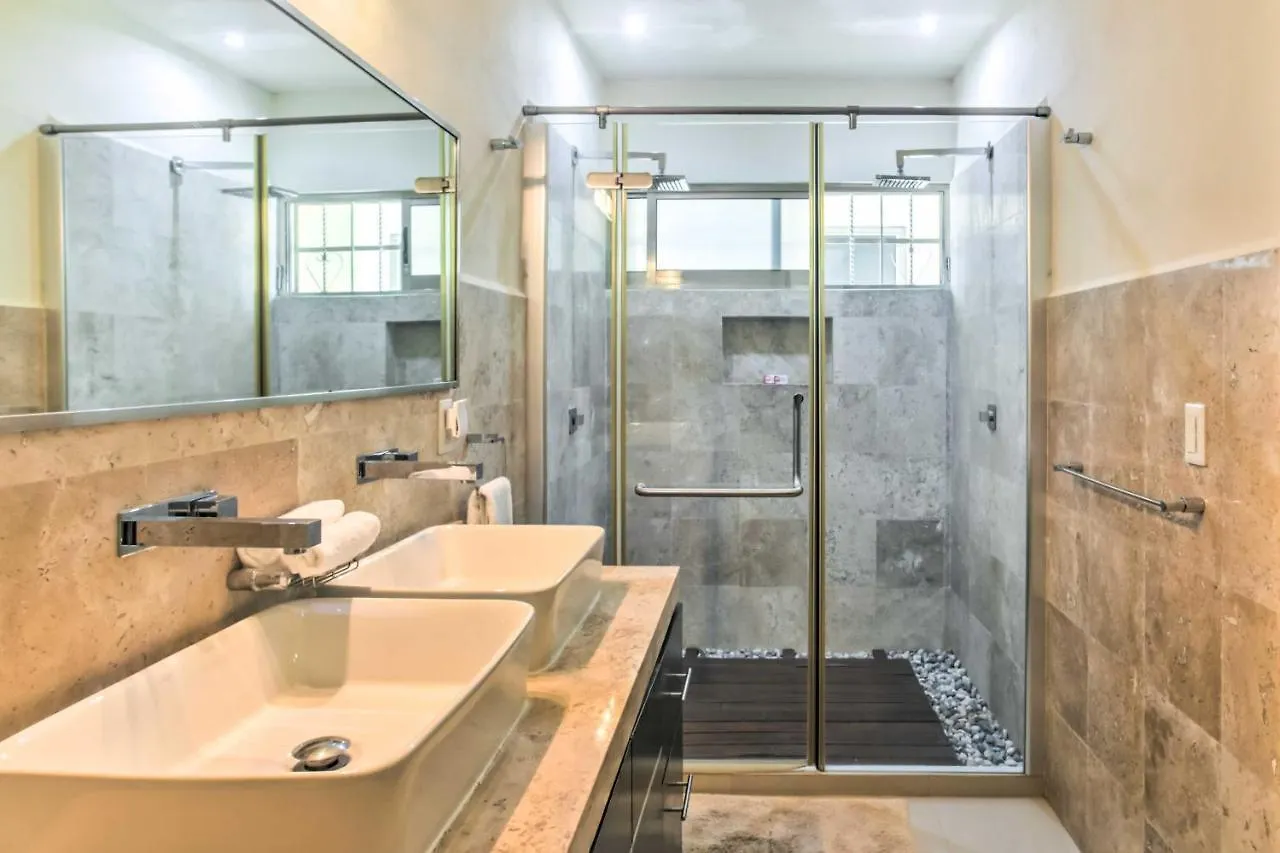 Luxury Penthouse With Rooftop Pool - Walk To Beach! Playa del Carmen 0*,