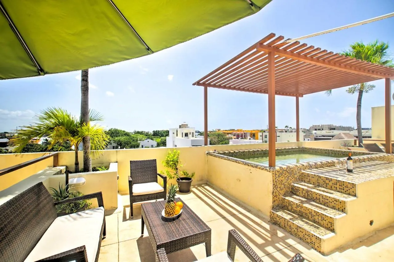 Luxury Penthouse With Rooftop Pool - Walk To Beach! Playa del Carmen